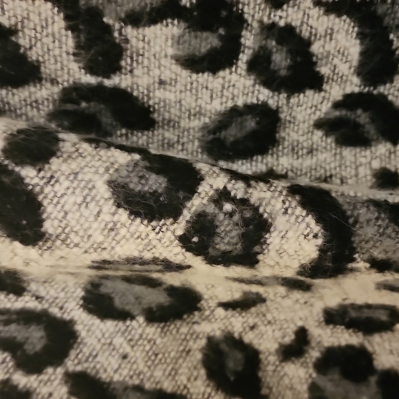 Leopard print scarf - Picture 10 of 10